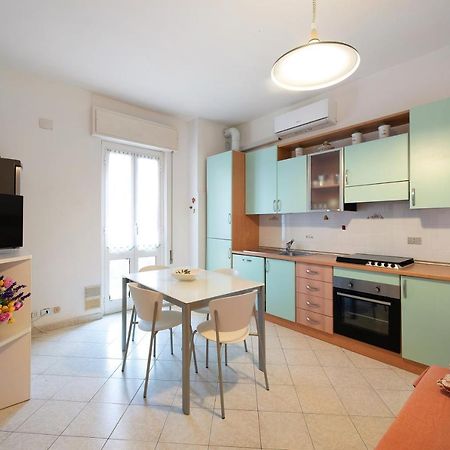 Trilocale Mazzini Con 2 Balconi Appartement Varazze Buitenkant foto