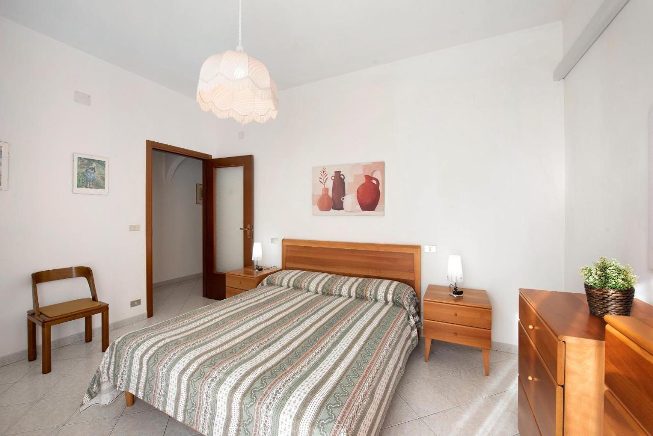 Trilocale Mazzini Con 2 Balconi Appartement Varazze Buitenkant foto