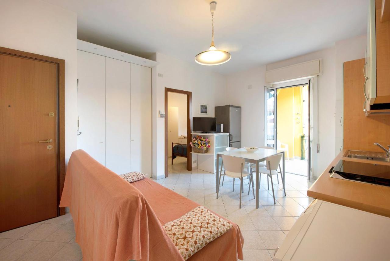 Trilocale Mazzini Con 2 Balconi Appartement Varazze Buitenkant foto
