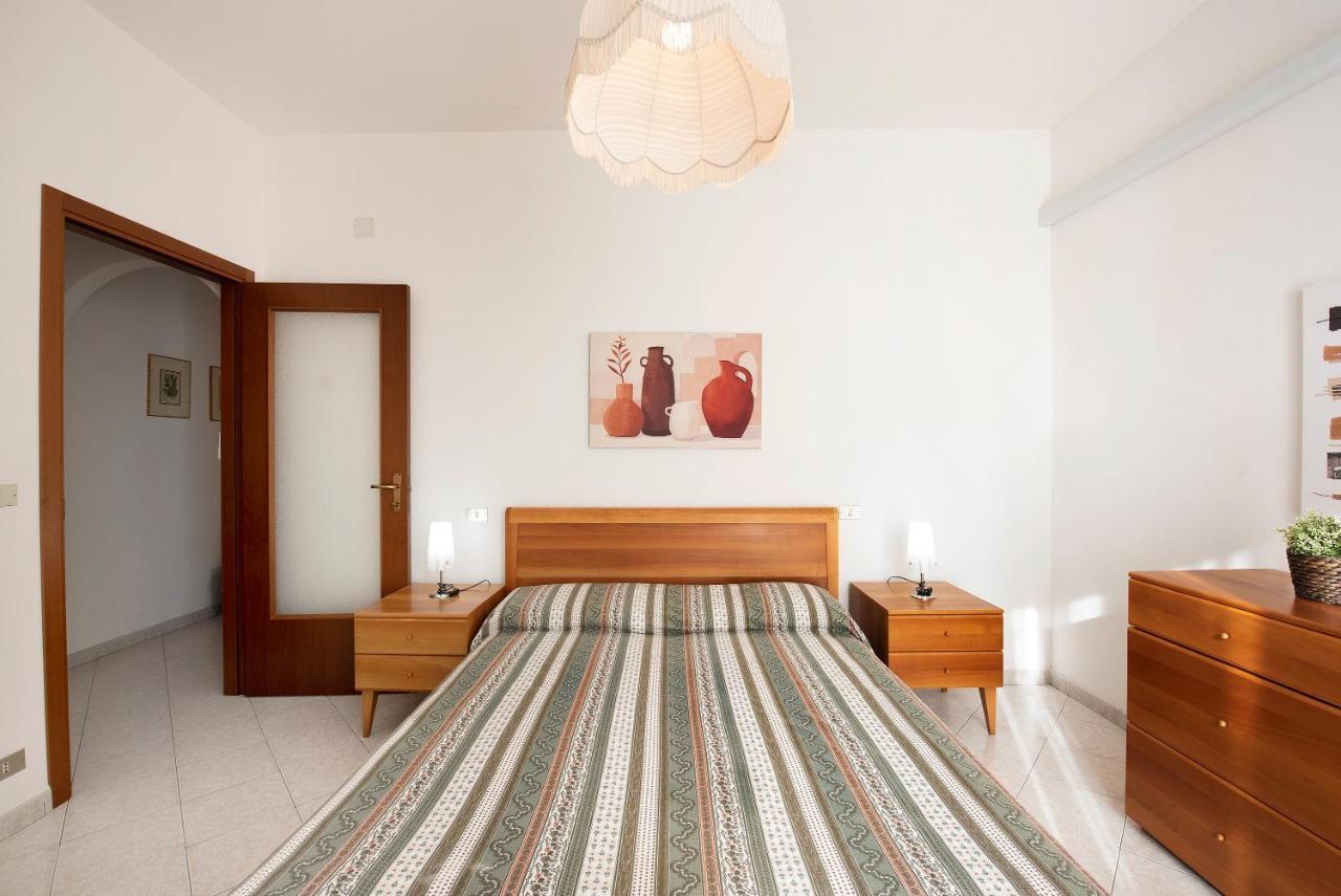 Trilocale Mazzini Con 2 Balconi Appartement Varazze Buitenkant foto