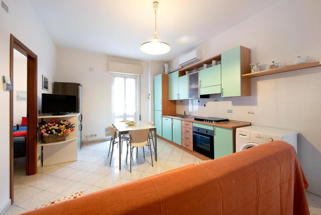 Trilocale Mazzini Con 2 Balconi Appartement Varazze Buitenkant foto