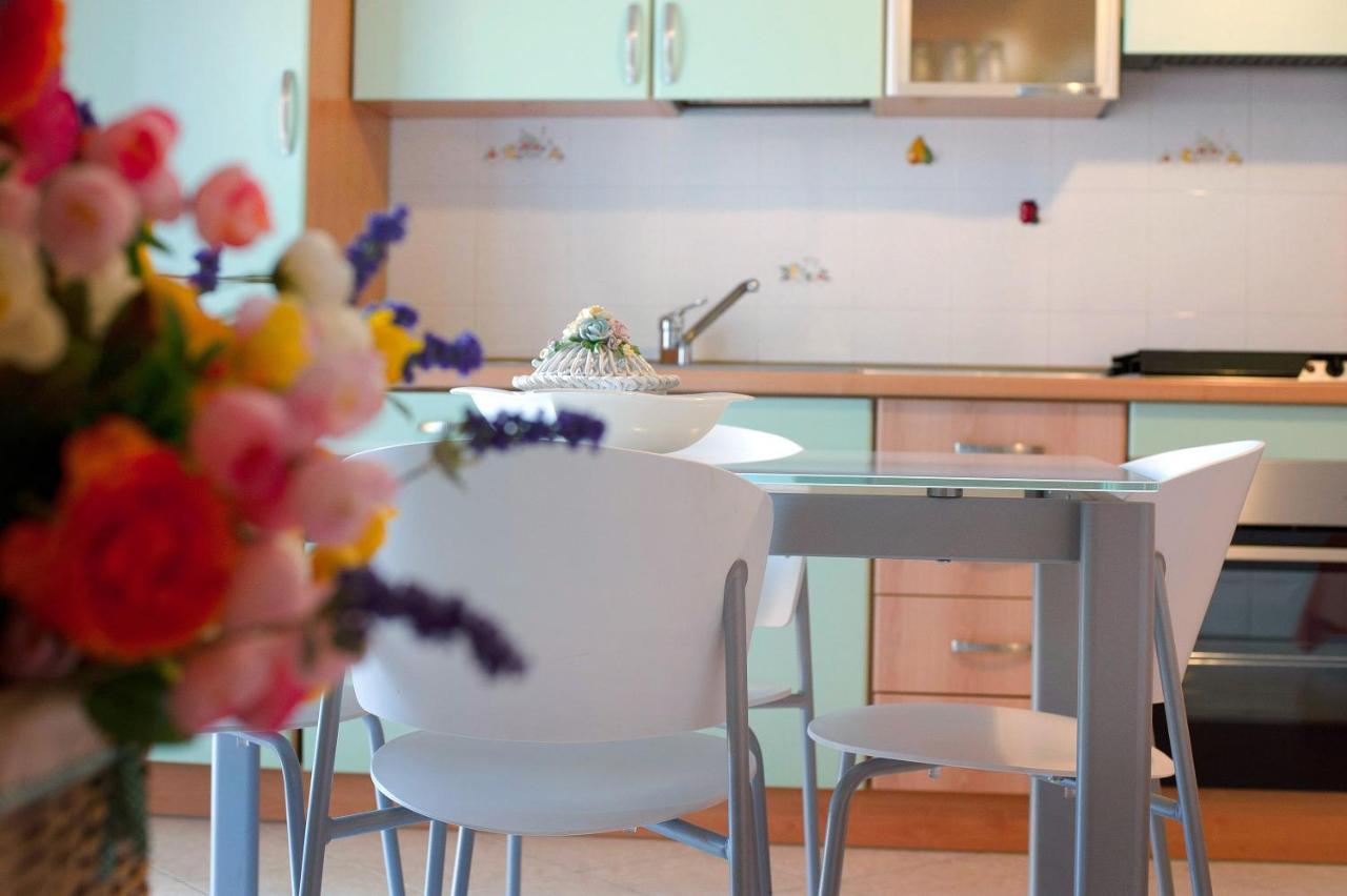 Trilocale Mazzini Con 2 Balconi Appartement Varazze Buitenkant foto